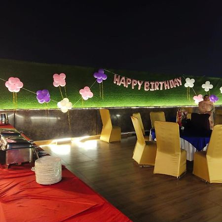 Airport Hotel Bollywood Paradise 新德里 外观 照片