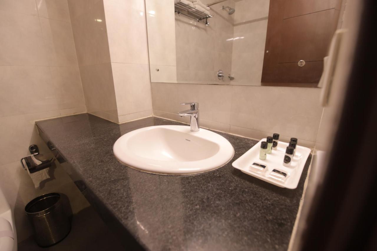 Airport Hotel Bollywood Paradise 新德里 外观 照片