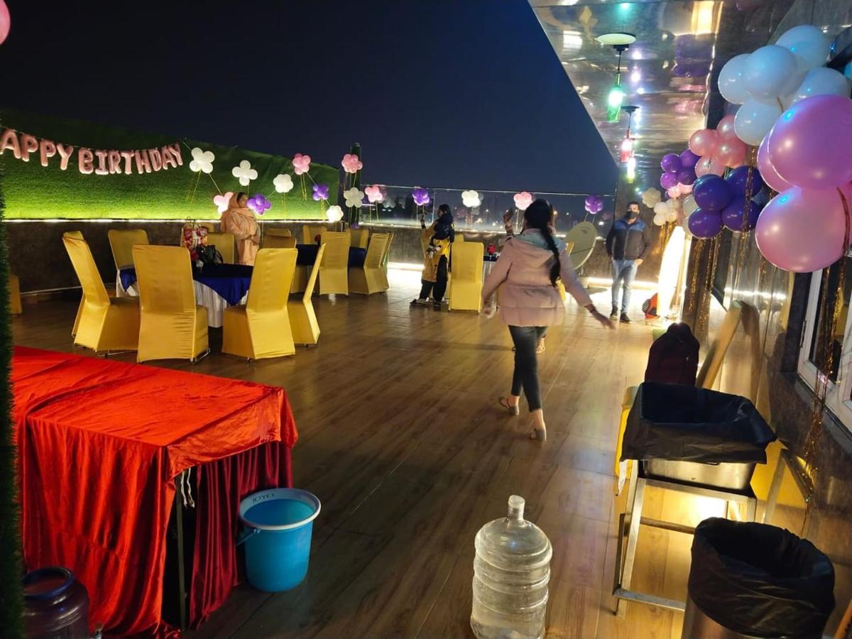 Airport Hotel Bollywood Paradise 新德里 外观 照片