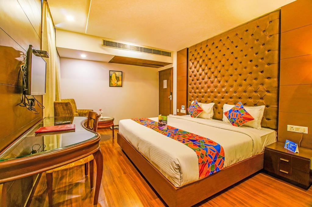 Airport Hotel Bollywood Paradise 新德里 外观 照片
